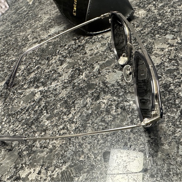 Diff Sunglasses 🕶️ with Case - Picture 4 of 7